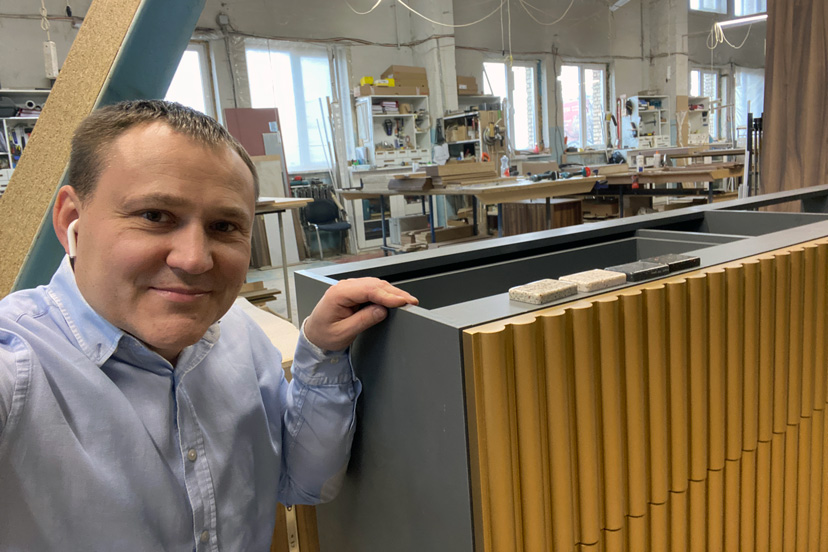 Cabinet Made Of MDF With Metallized Painting Under Gold